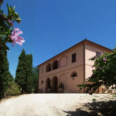 فيلة Il Giardinello مونتالشينو